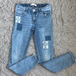 Levi’s worn look skinny jeans!